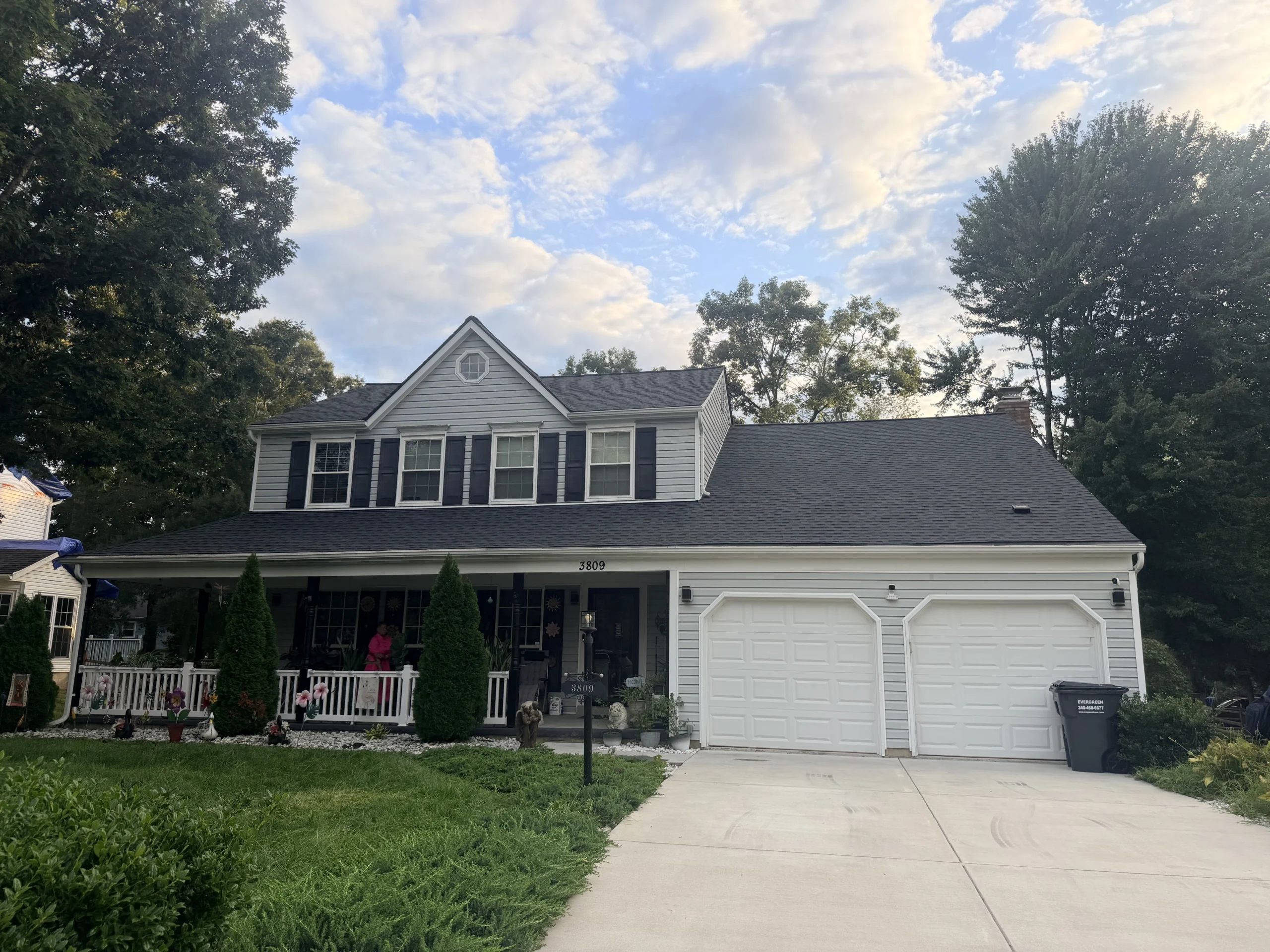 Residential roofing installation and roofline details