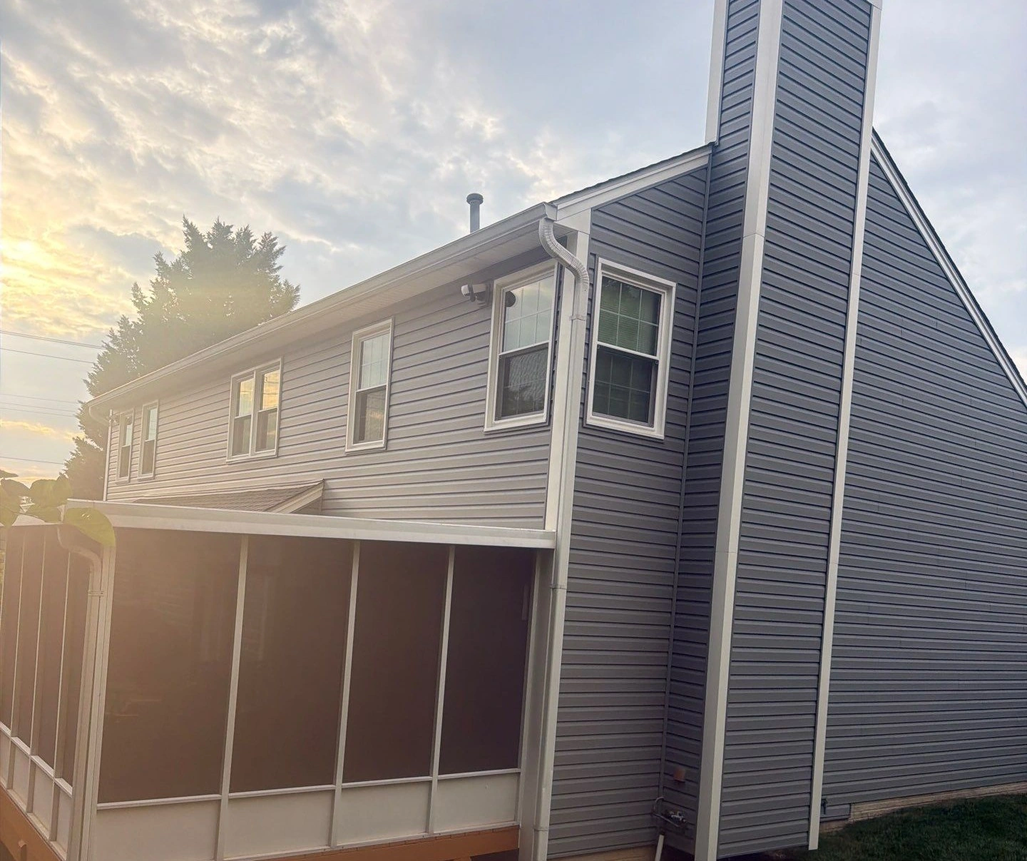 Exterior home roofing article